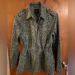 Forever 21, Army green, animal print w/ Zip and snap closure. Can roll sleeves